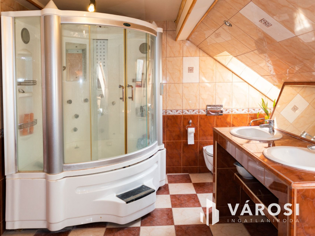 Kübekházi Csoda befektetésre és lakóházra