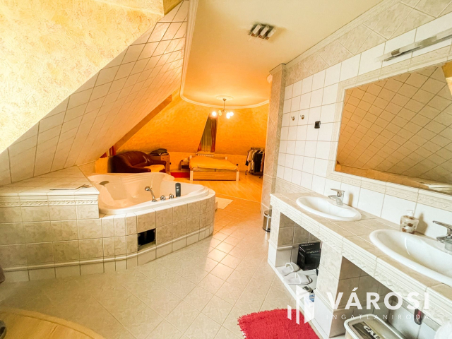 Eladó Kastély Siófokon!