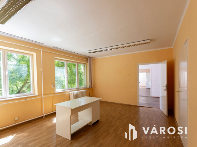 Kiadó 99 m2-es, több szobás iroda