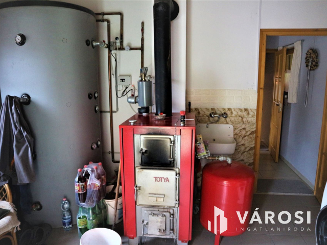 Komlósdon ház+gazdasági épület+14400m2 szántó jó gazdára vár