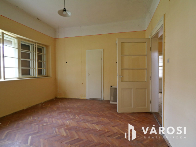 Garázs áron házrész!