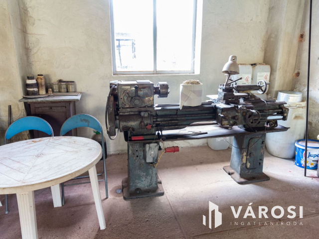 Derekegyházi ipari terület, vállalkozás eladó.