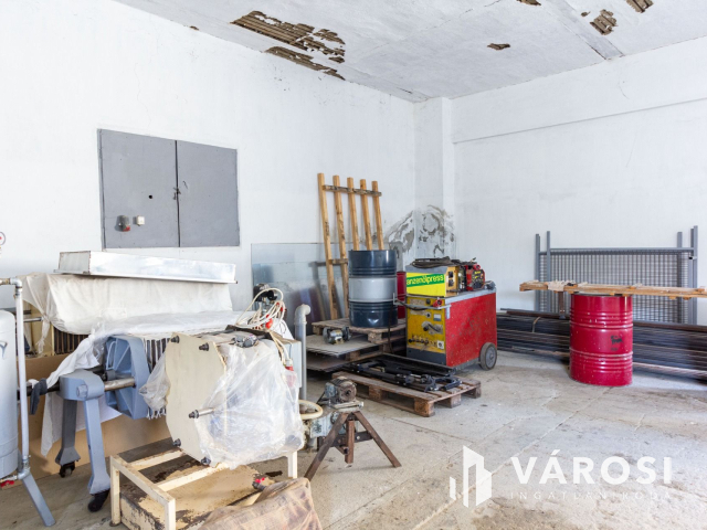 Derekegyházi ipari terület, vállalkozás eladó.