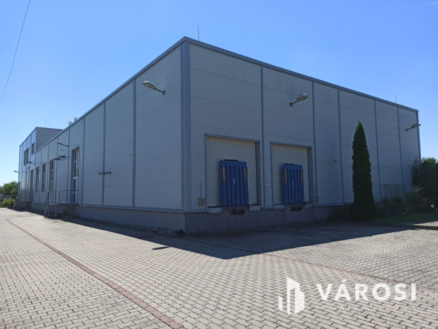 Ausztria határától mindössze 7 km-re korszerű telephely!