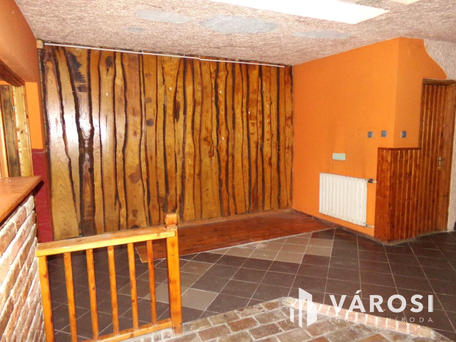 Ipari övezet szomszédságában üzleti lehetőség