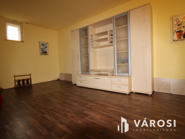 2 szobás ház Kunágotán, nagy telekkel.