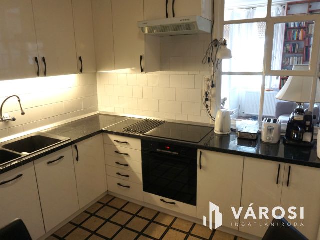 Nagyszerű lakás szenzációs elhelyezkedéssel!