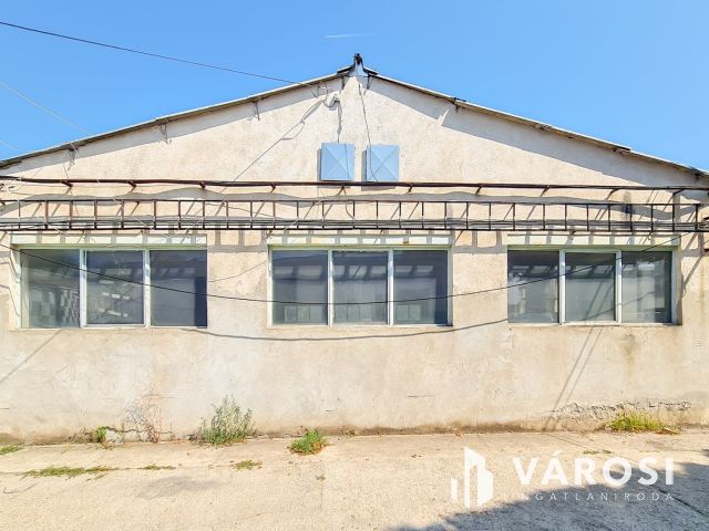 Kiadó fűtetlen 278 m2-es raktár Szentendrén