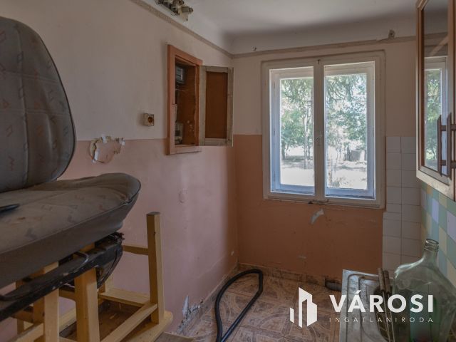 Tanya földdel vagy föld nélkül? Döntse el Ön!