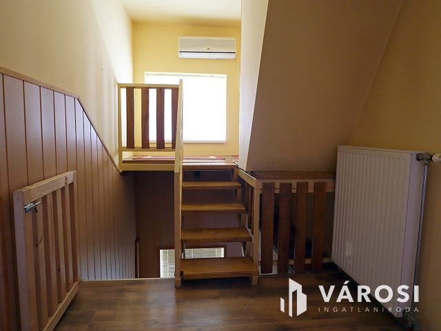 Nagy családi ház Parád központjában