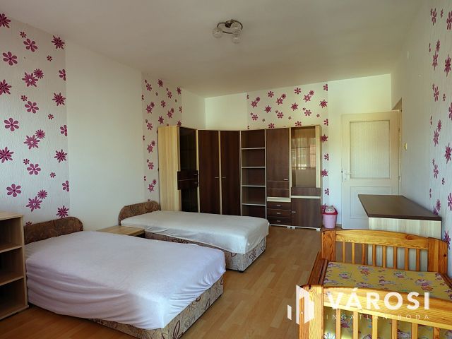 Nagy családi ház Parád központjában