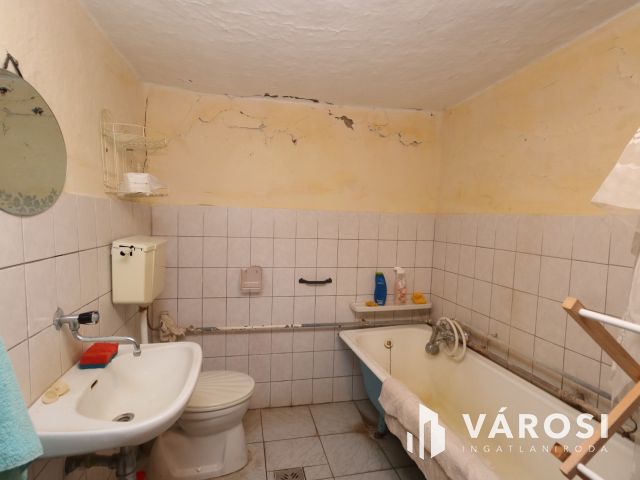 Mindszenten az Iskola utcában ház eladó