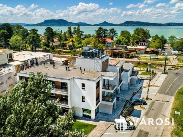 Új építésű lakás (A72), a Balatontól 200 méter távolságra