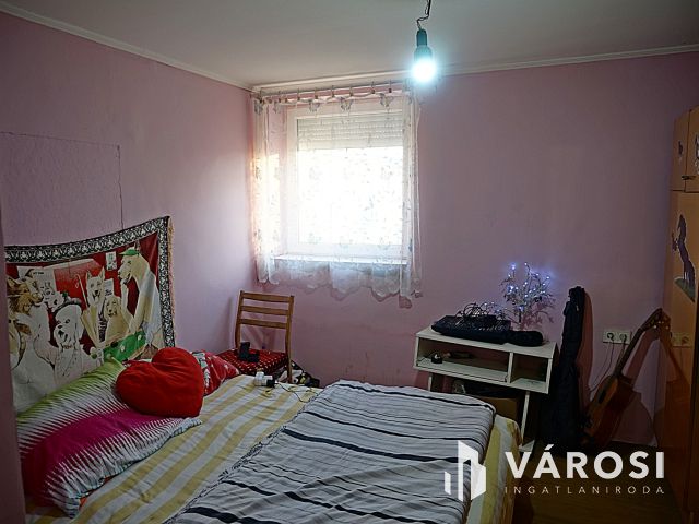 Részben felújított családi ház eladó!