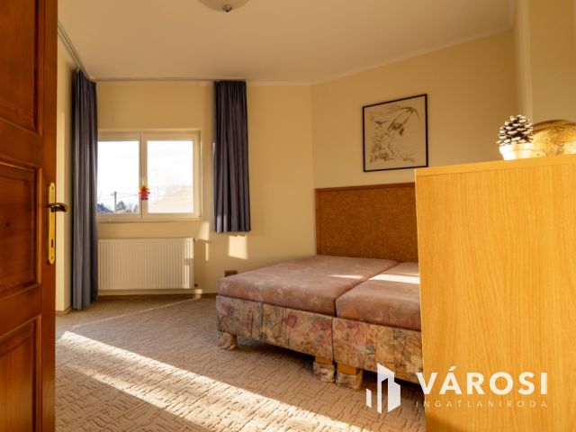 Impozáns családi otthon igényes környezetben