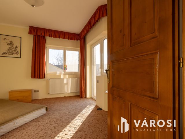 Impozáns családi otthon igényes környezetben