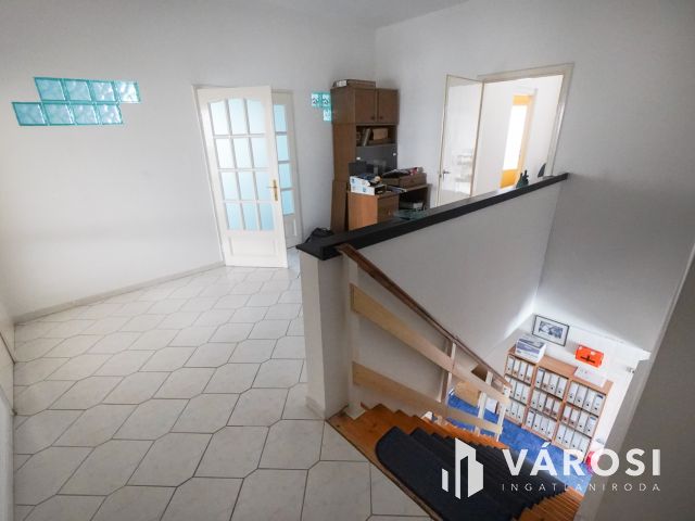 Sokoldalú ipari ingatlan Vértesszőlősön!