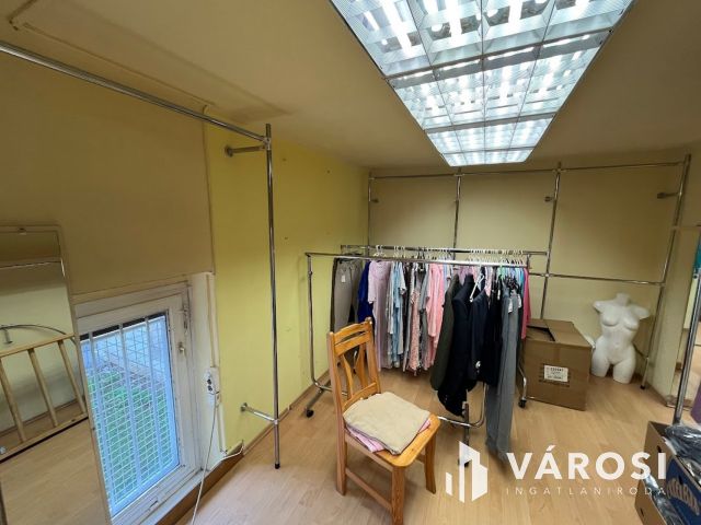 Figyelem!!! Belvárosi két lakás egyben, jó helyen eladó!