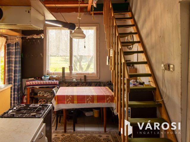 Nagykovácsiban felújitandó, vagy bontandó ház ! Döntse el Ön