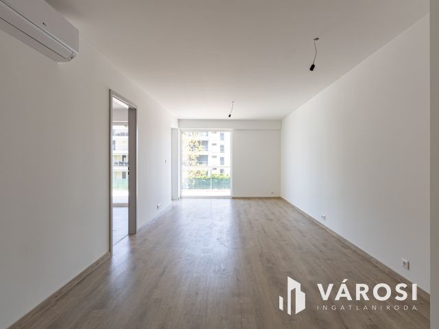 Új építésű, kisebb, megfizethetőbb, Siófok, Ezüstparton