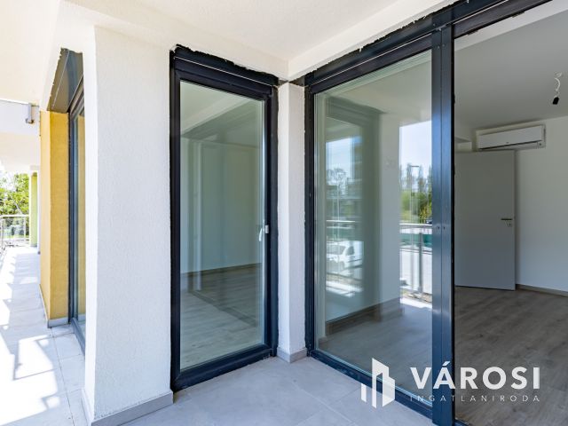 Új építésű, kisebb, megfizethetőbb, Siófok, Ezüstparton