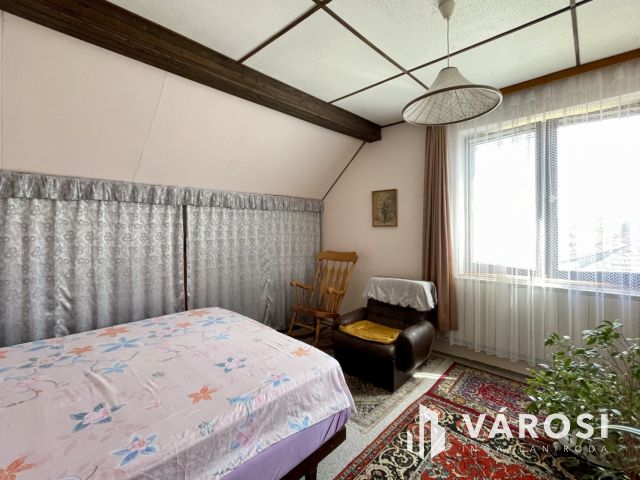 Kétgenerációs családi ház , sok lehetőséggel