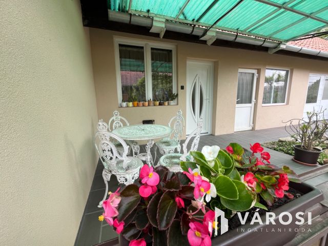 Debrecen Kerekestelepen szép rendezett ház eladó!