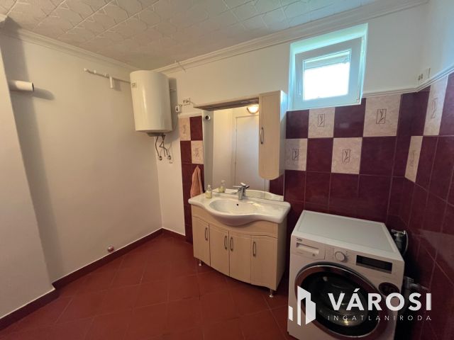 Debrecen Kerekestelepen szép rendezett ház eladó!