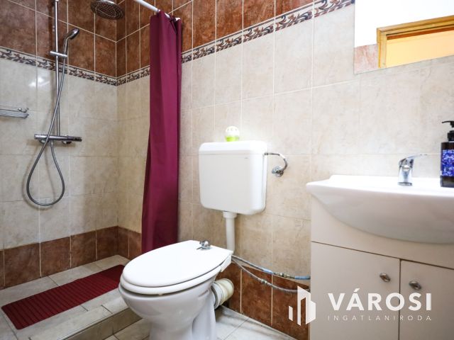 Újszerű, 10 egységből álló apartmanház a Vár tövében