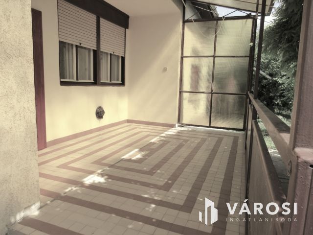 Szuper téglaház Tótkomlóson – akár két generációnak is!