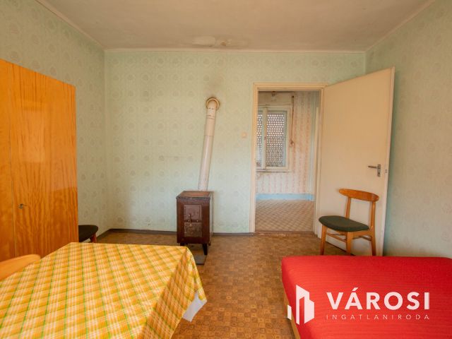 Lenti hegyen, szép panorámás területen eladó házikó