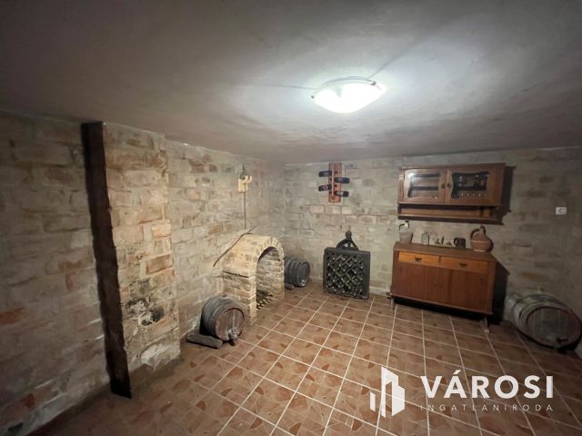 Jó helyen, jó ingatlan, jó vállalkozásnak!!!