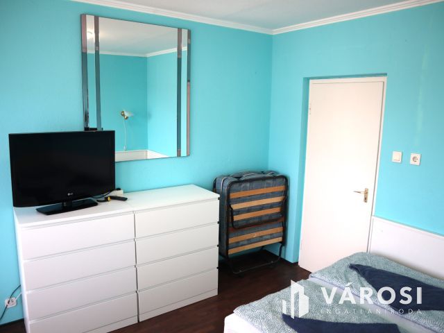 Panorámás felújított lakás a Beszédes József sétányon