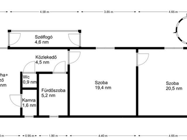 Belváros közeli udvari lakás zöld területtel, 2 garázzsal