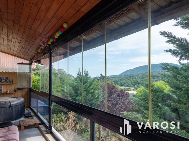 Panorámás otthon Pilisborosjenőn