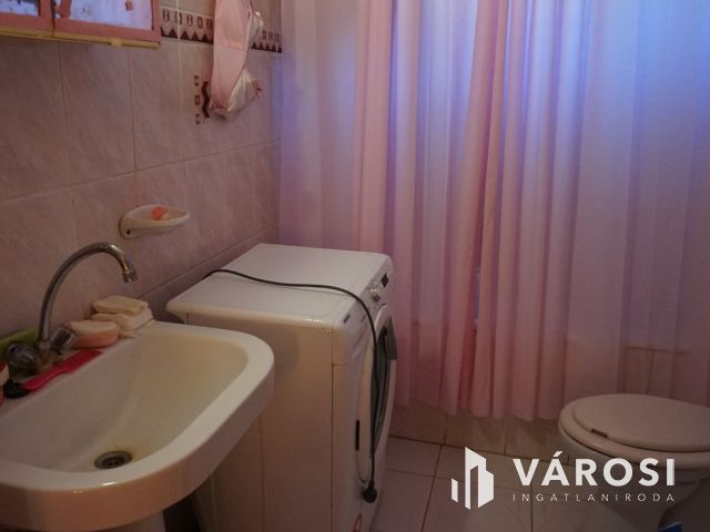 Családi ház remek helyen Vásárhelyen