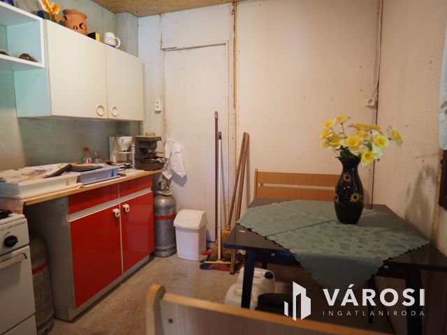 Cserfői hegyen lakható hétvégi ház