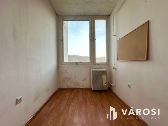 Gorkijon 4. emeleti, 1+2 félszobás, erkélyes lakás eladó!