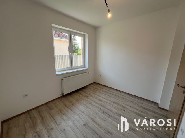 Debrecen mellett, 3 szoba nappalis kulcsrakész ház!