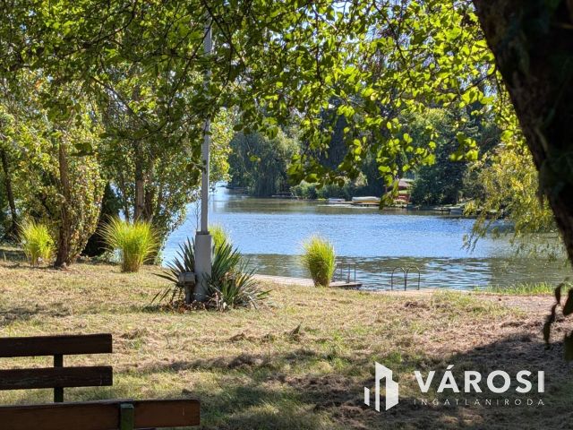 Nyaralókomplexum Szarvason-Kivételes Lehetőség a Vízparton!