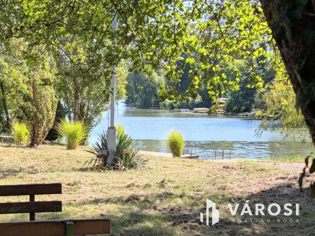 Nyaralókomplexum Szarvason-Kivételes Lehetőség a Vízparton!