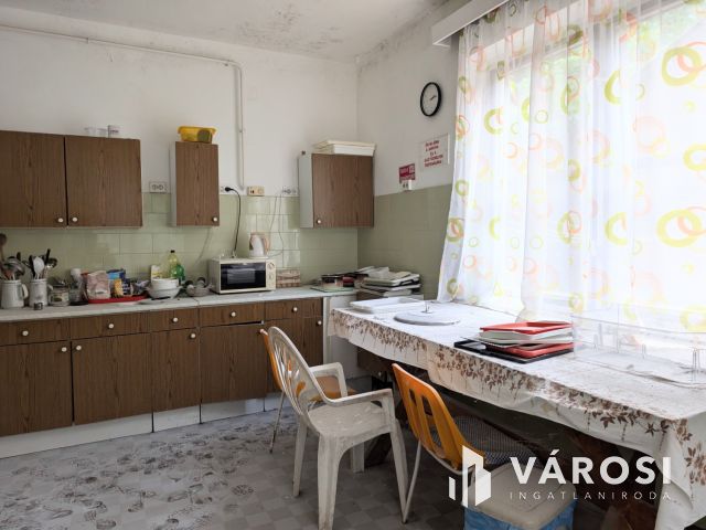 Nagy vízparti telek épületekkel a Kákafoki holtágon!