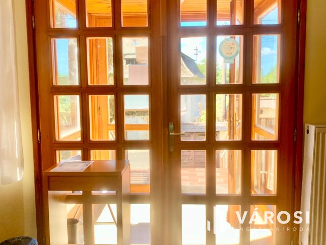 Csigekertben  , rendelőnek is alkalmas , családi ház eladó.