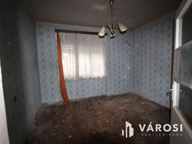 70 nm-es ház, Hegyfaluban