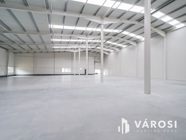 2 oldalról rakodható, nagy belmagasságú raktár Alsónémedin