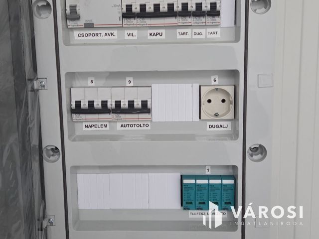 2 oldalról rakodható, nagy belmagasságú raktár Alsónémedin