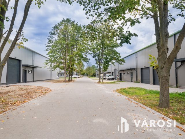 2 oldalról rakodható, nagy belmagasságú raktár Alsónémedin