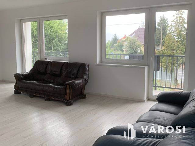 Egy  új, impozáns lakás eladó.