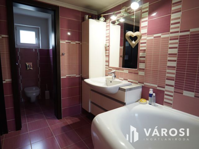 Szepetneken családi ház, sok lehetőséggel