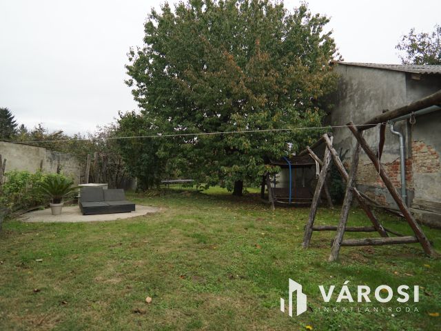 Szepetneken családi ház, sok lehetőséggel